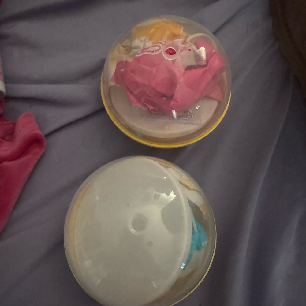 Mini cafe verse surprise balls